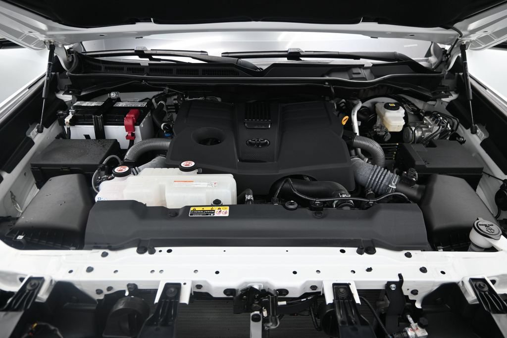 Used 2024 Toyota Tundra Limited AWD/4WD image 10
