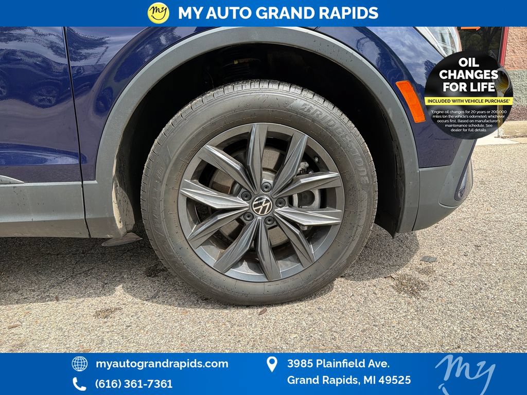 Used 2022 Volkswagen Tiguan SE AWD/4WD image 32