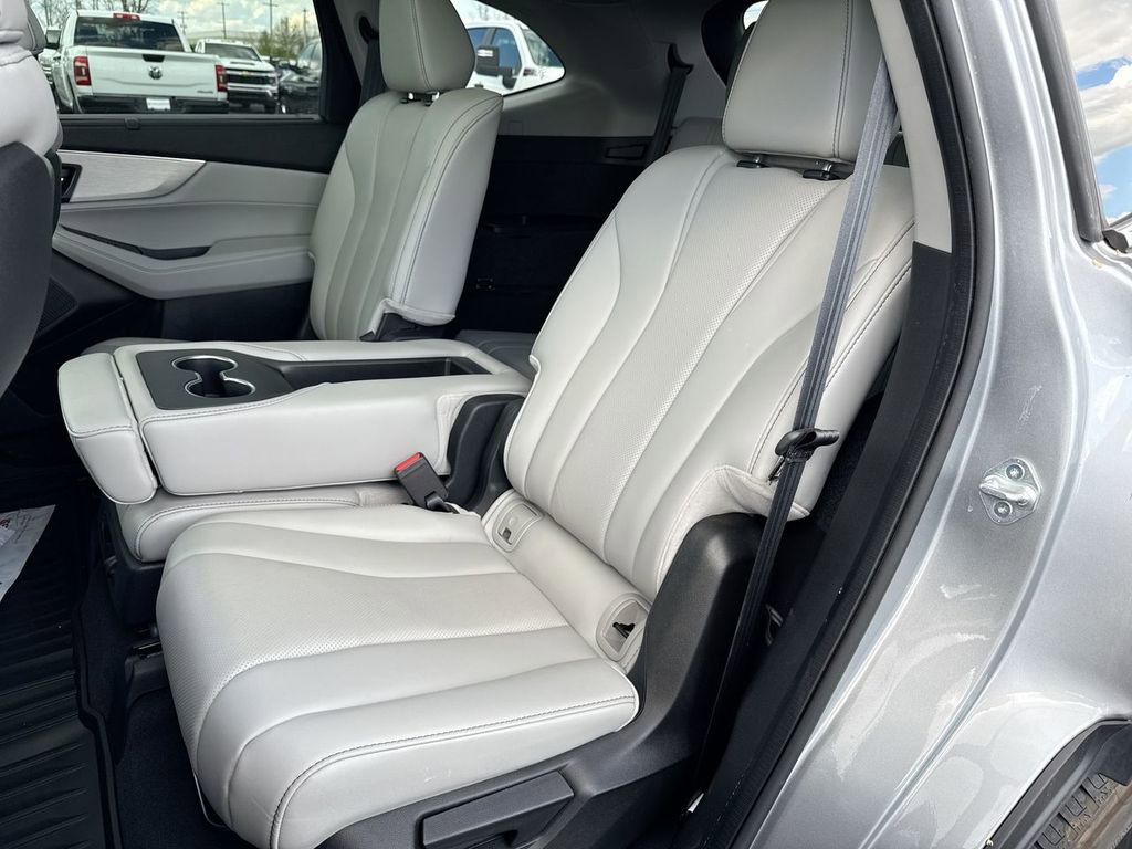 Used 2023 Acura MDX SH-AWD w/ Technology Package image 23