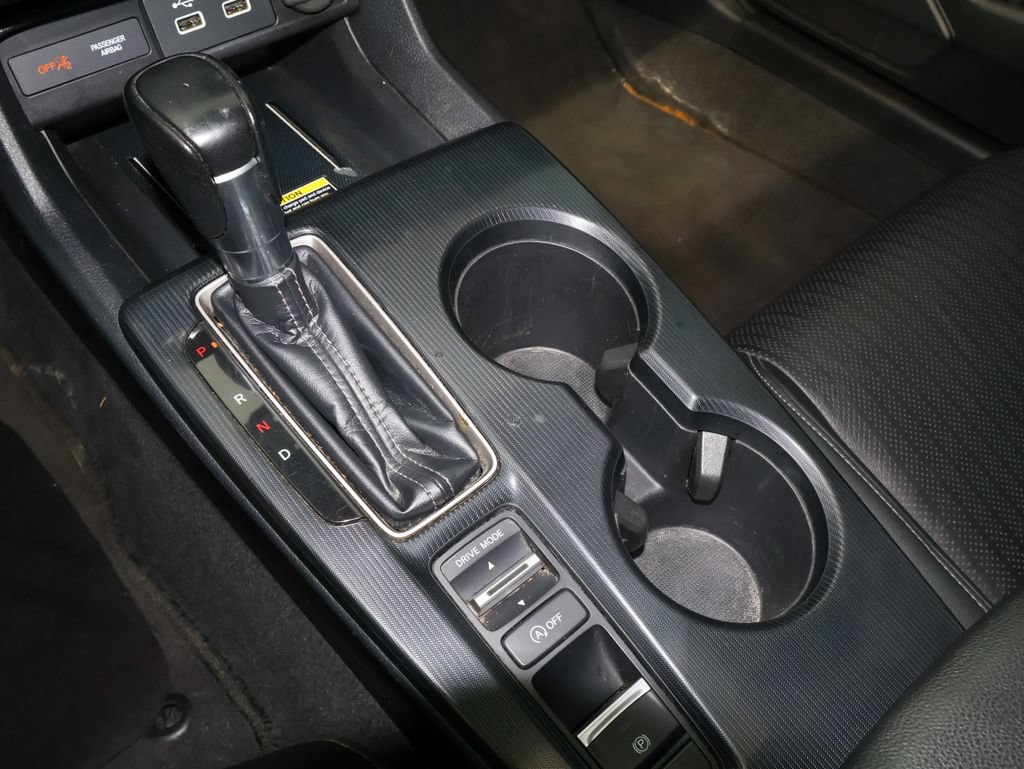 Used 2022 Honda Civic Touring image 25