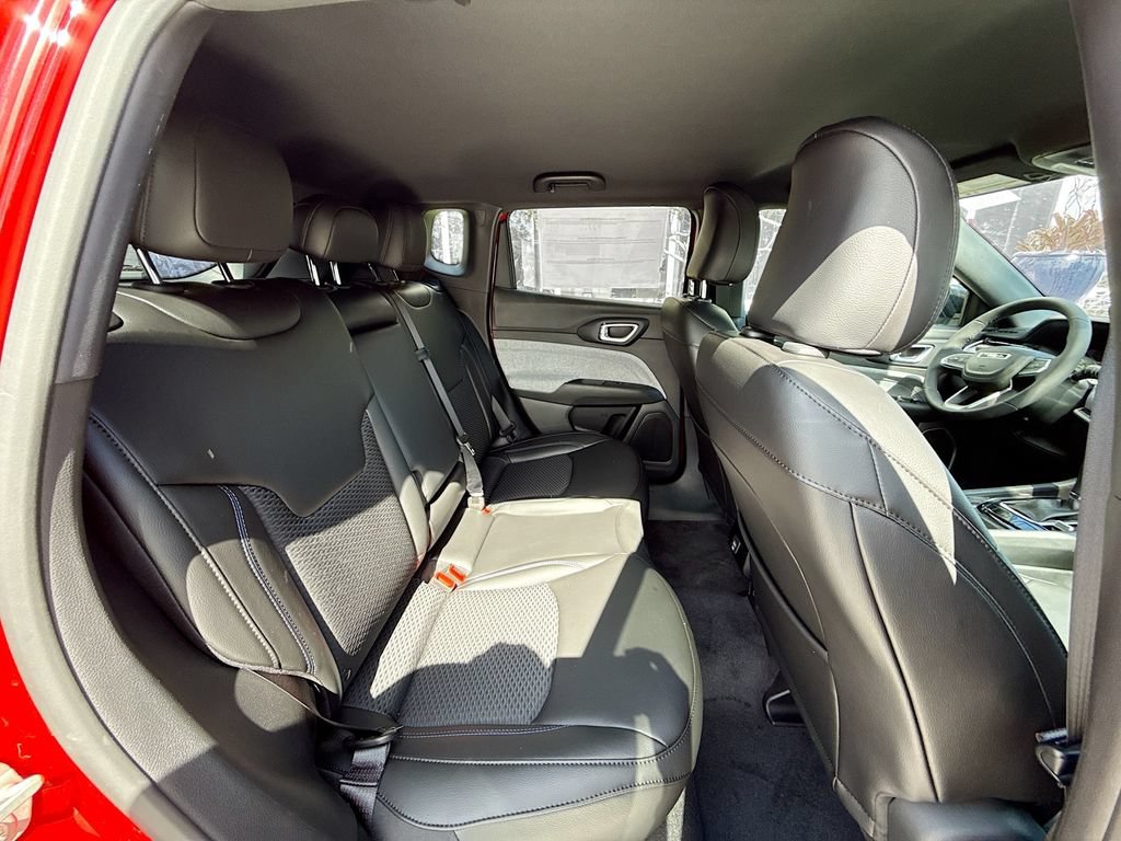 New 2023 Jeep Compass Latitude AWD/4WD image 29