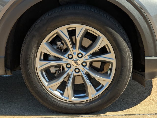 Used 2022 Ford Explorer XLT w/ Equipment Group 202A RWD image 9