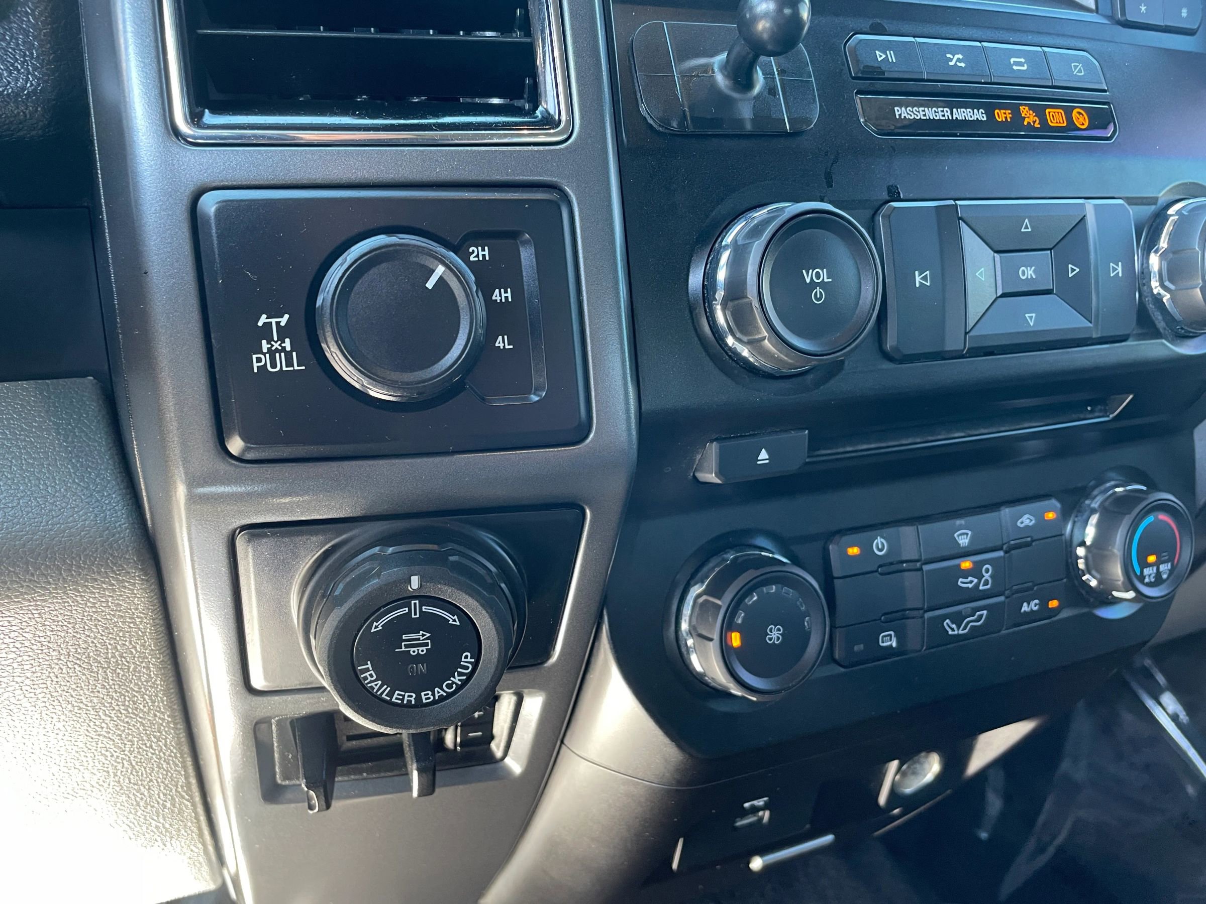 Used 2018 Ford F150 XLT w/ Max Trailer Tow Package image 13