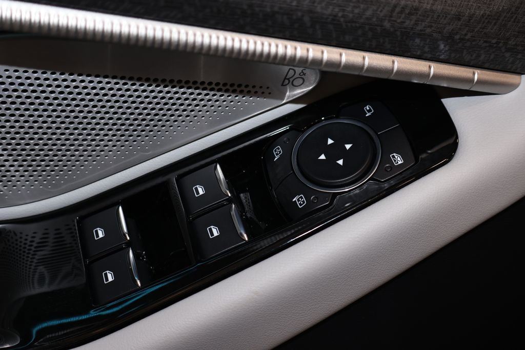 New 2026 Ford Explorer Platinum image 12