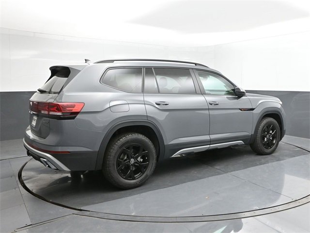 New 2025 Volkswagen Atlas Peak Edition SE image 15