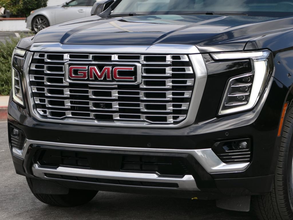Used 2025 GMC Yukon XL Denali AWD/4WD image 9