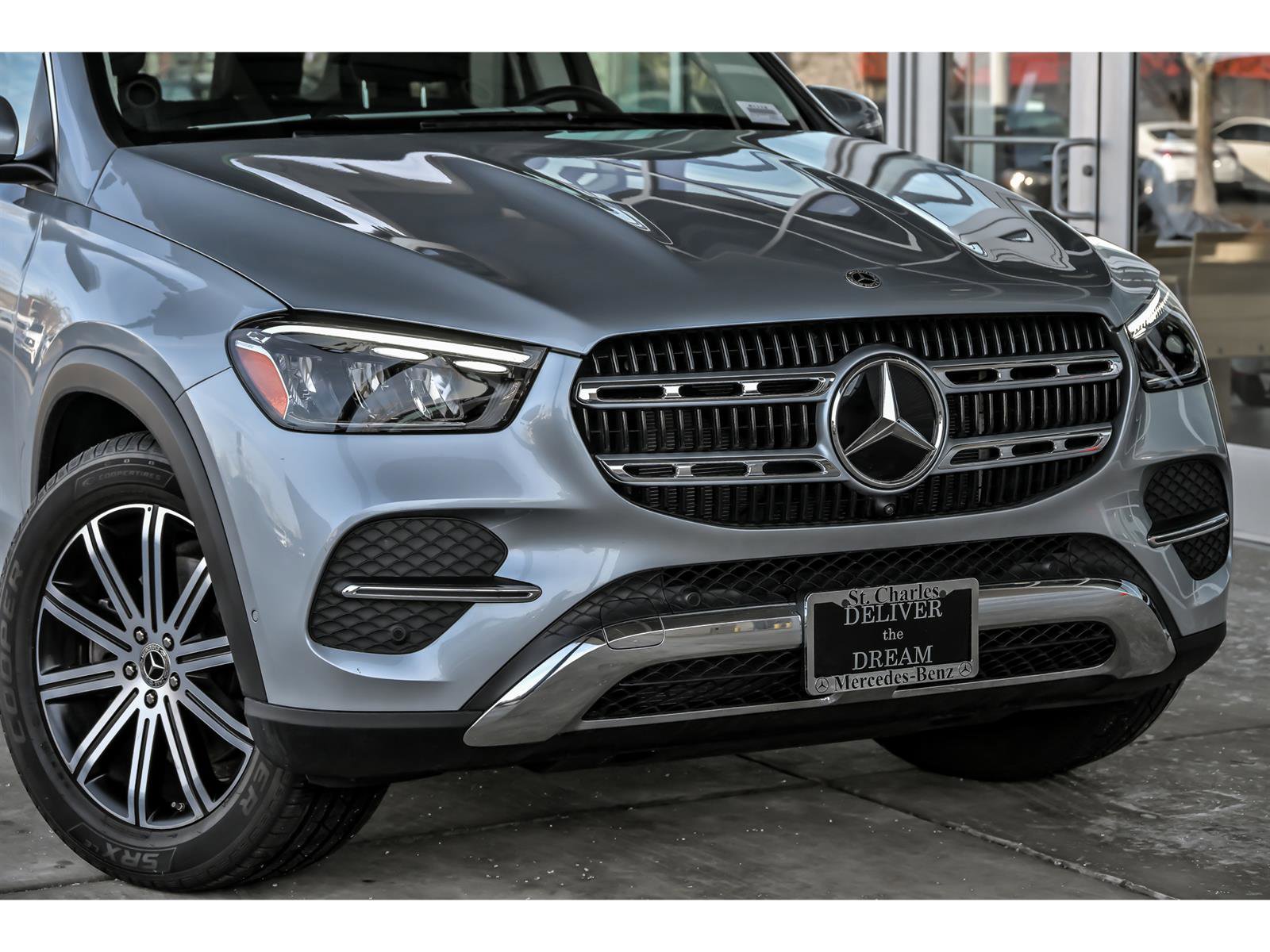 Certified 2025 Mercedes-Benz GLE 350 4MATIC image 2