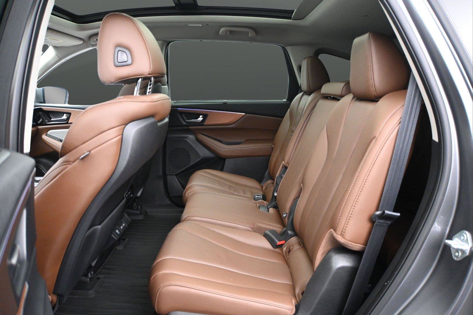 Certified 2024 Acura MDX w/ Technology Package AWD/4WD image 8
