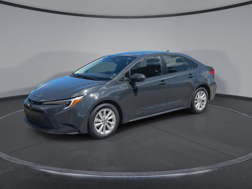 Used 2025 Toyota Corolla LE w/ LE Premium Package FWD image 4
