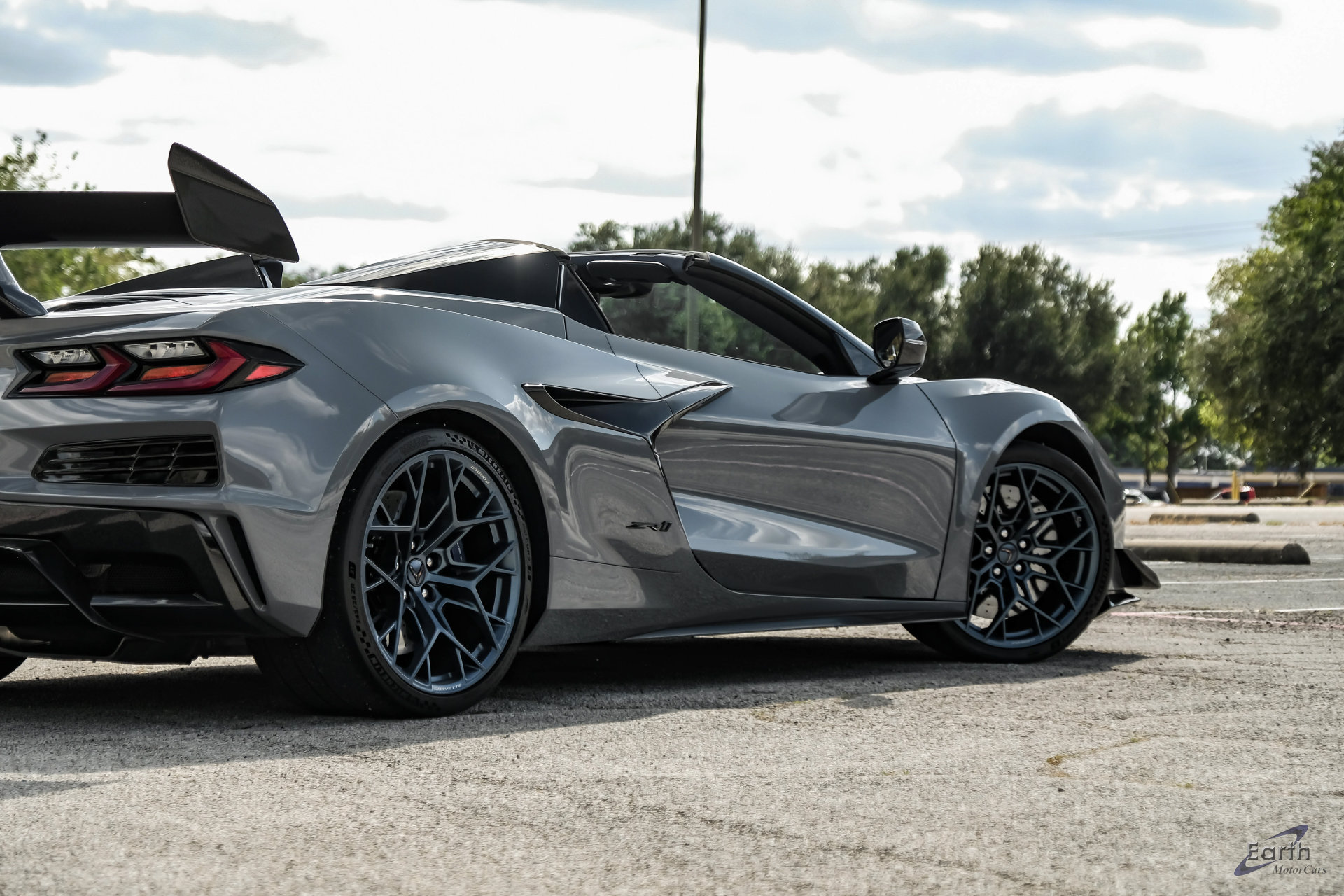 Used 2025 Chevrolet Corvette ZR1 w/ ZR1 Carbon Fiber Aero Package RWD image 28