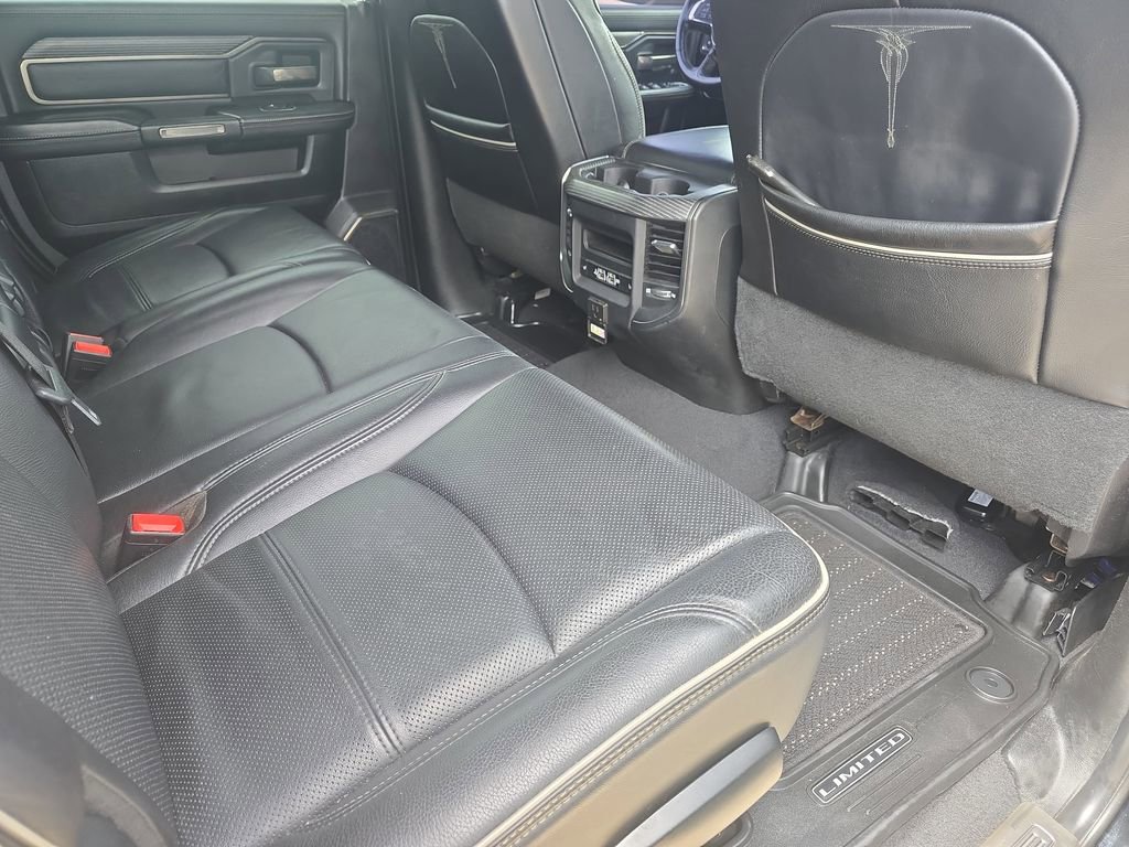 Used 2020 RAM 2500 Limited w/ Black Appearance Package AWD/4WD image 11