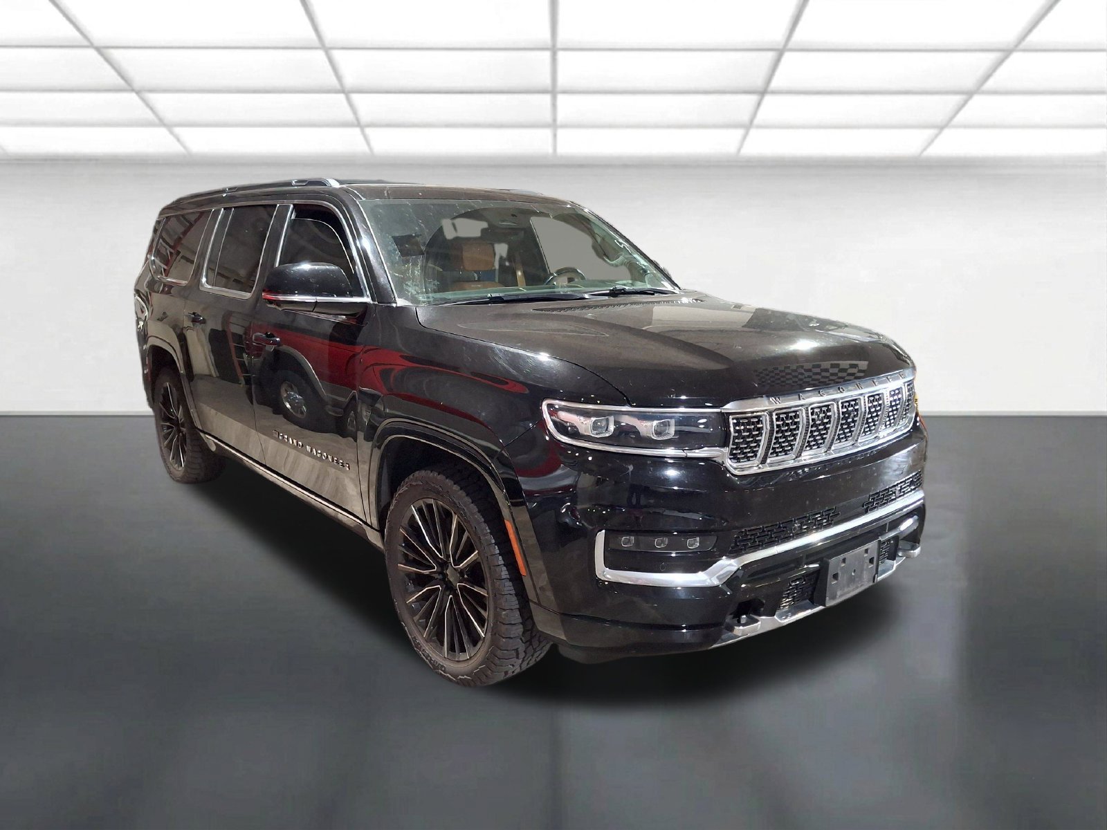 Used 2023 Jeep Grand Wagoneer L Series III w/ Rear Seat Video Group 1 AWD/4WD image 1