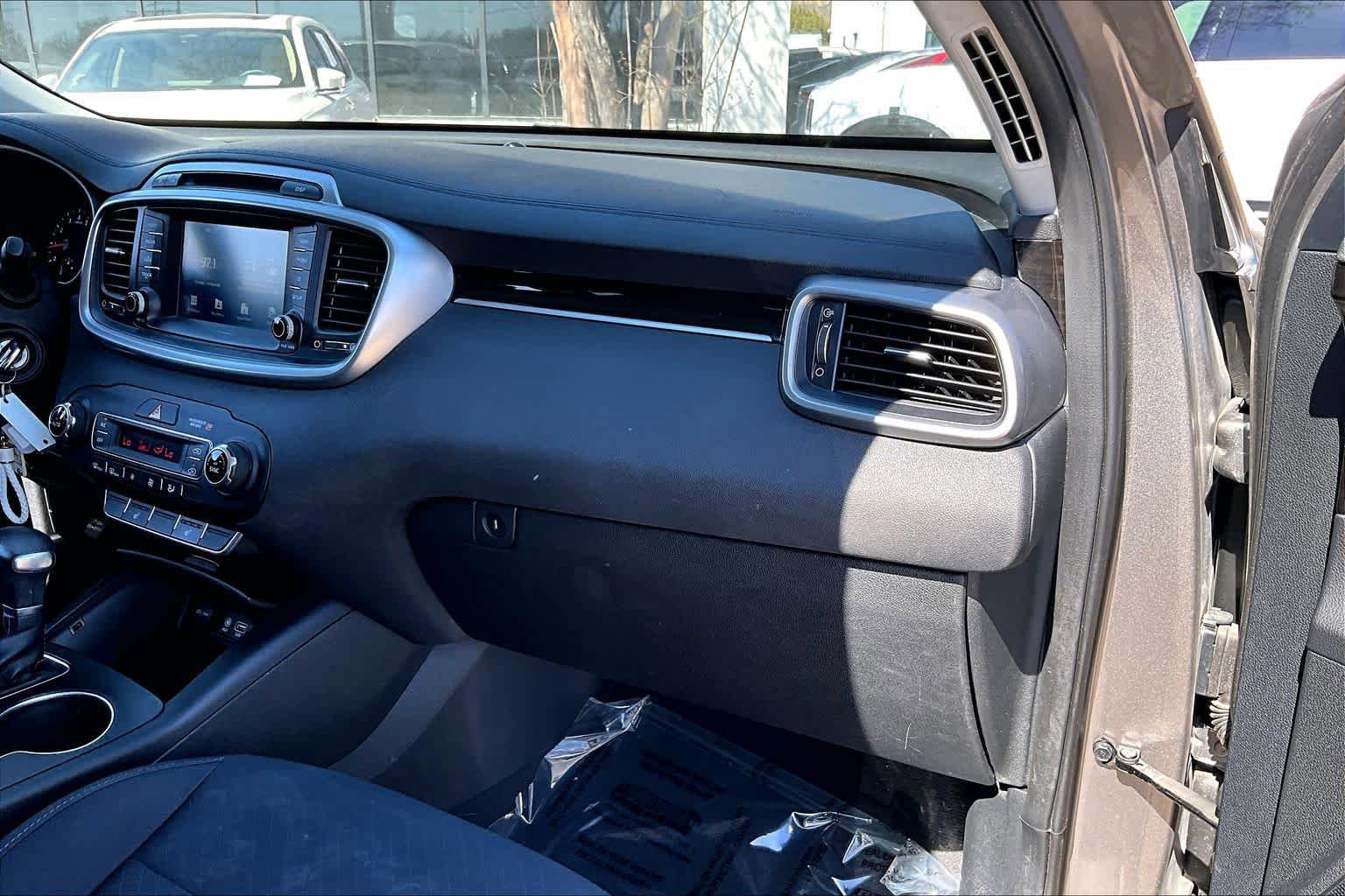 Used 2019 Kia Sorento FWD w/ LX Convenience Package image 19