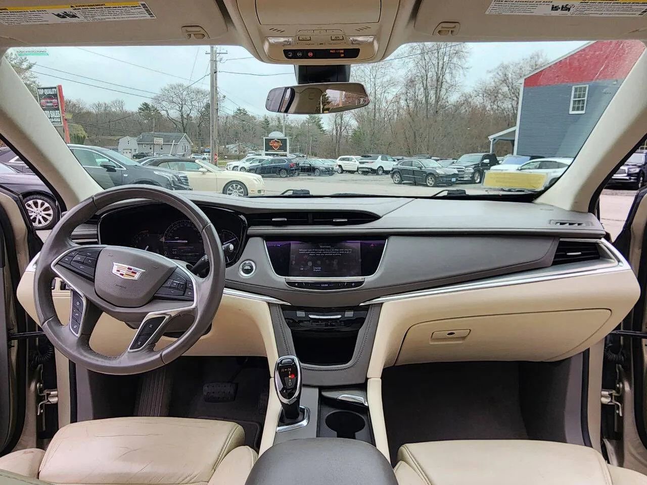 Used 2017 Cadillac XT5 Luxury w/ Driver Awareness Package AWD/4WD image 18