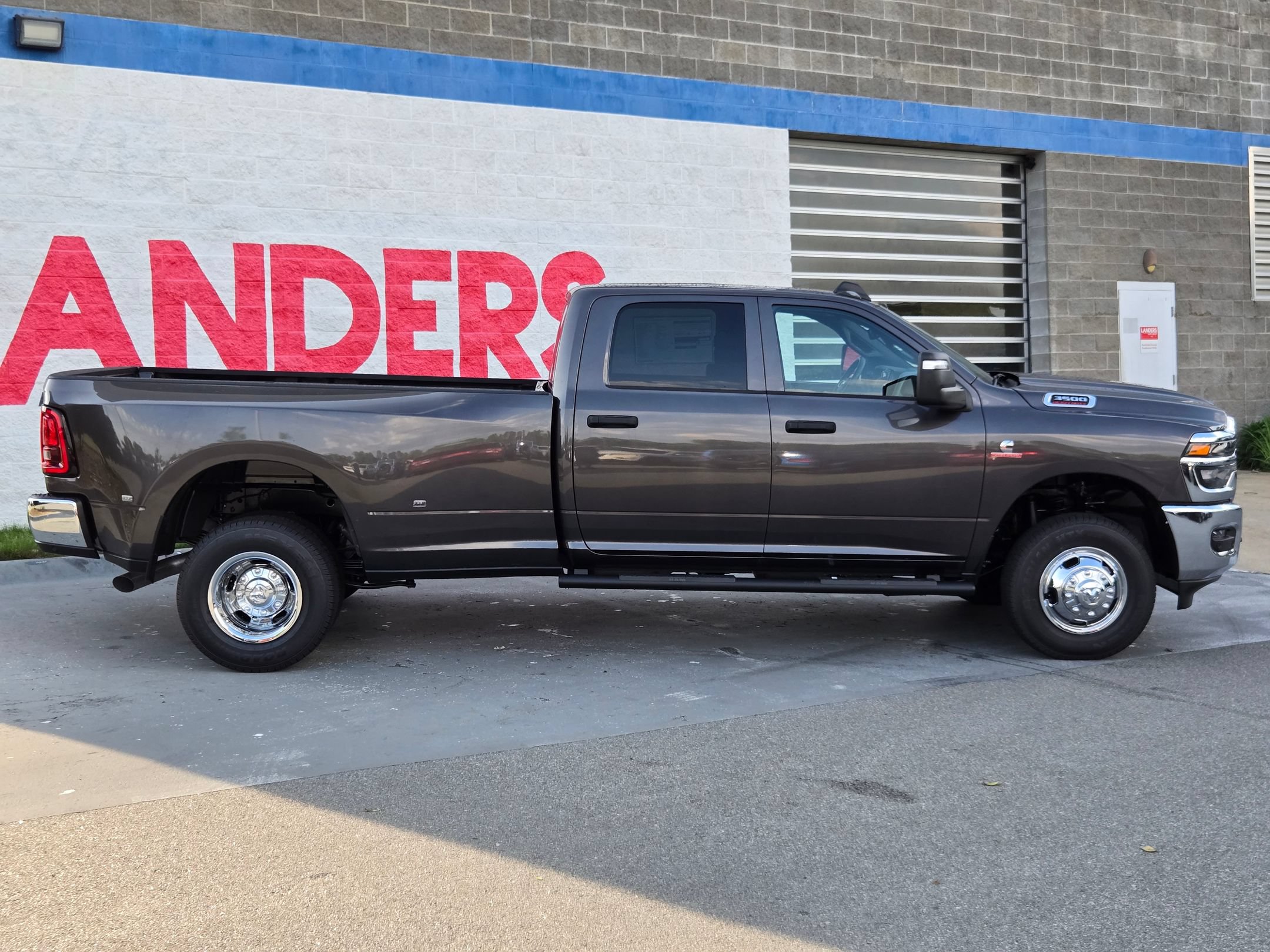 New 2026 RAM 3500 Tradesman AWD/4WD image 8