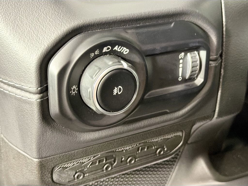 Used 2024 Jeep Wrangler Unlimited Sahara w/ Safety Group AWD/4WD image 10