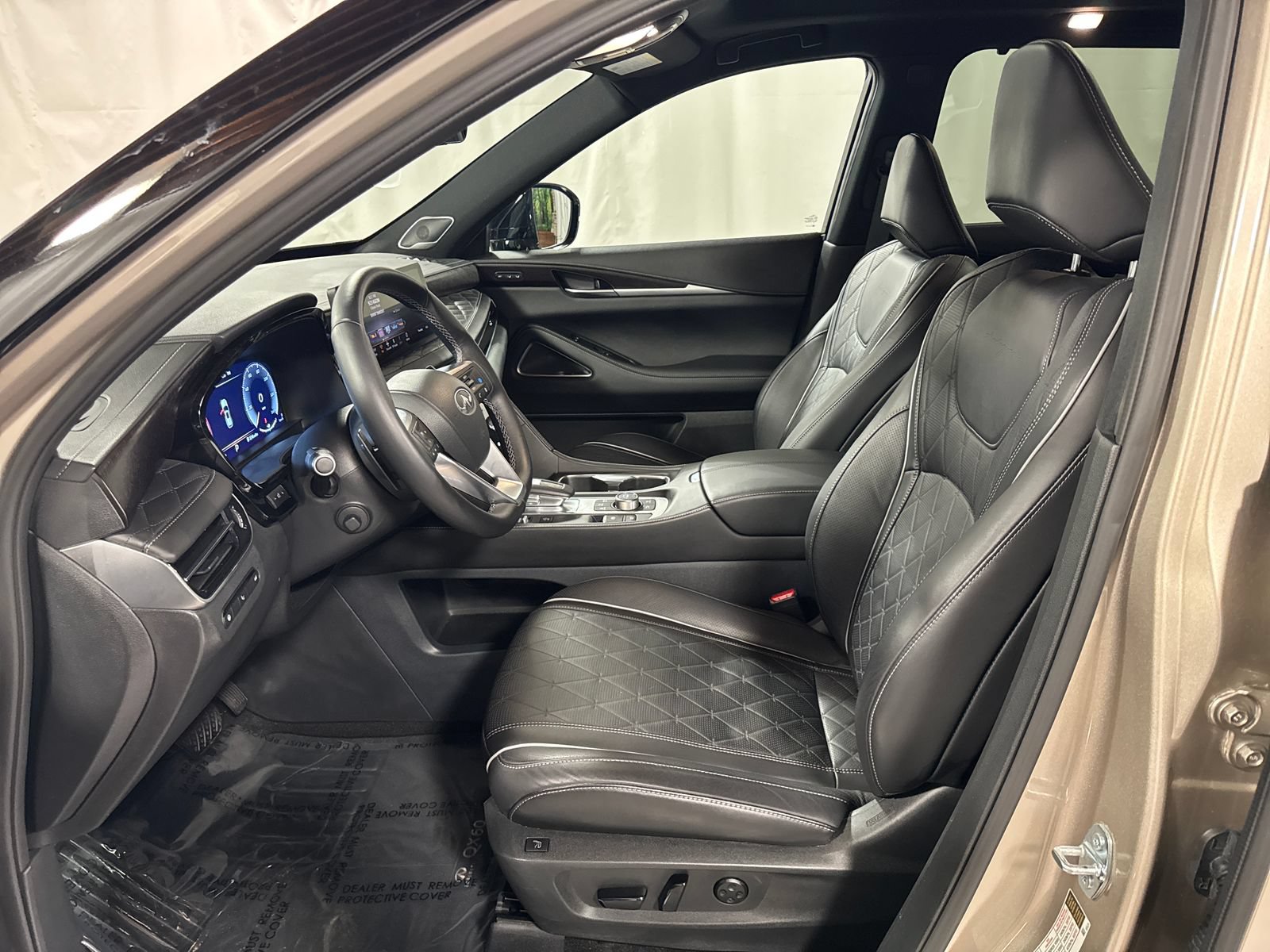 Certified 2025 INFINITI QX60 Autograph w/ Cargo Package AWD/4WD image 3
