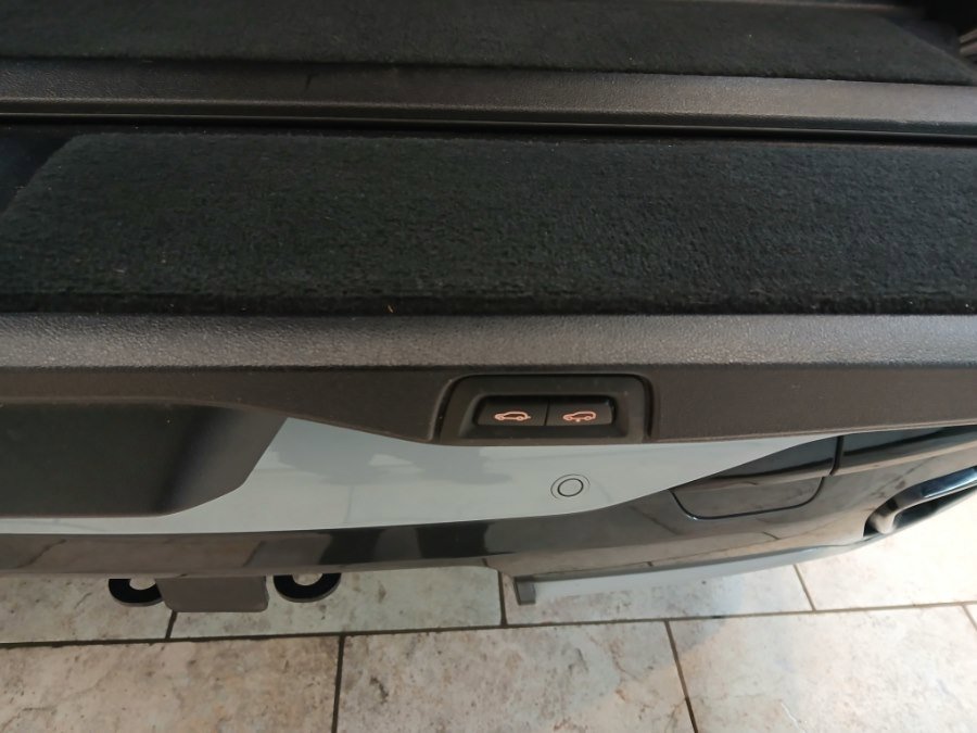 Used 2024 BMW X7 xDrive40i w/ M Sport Package image 38