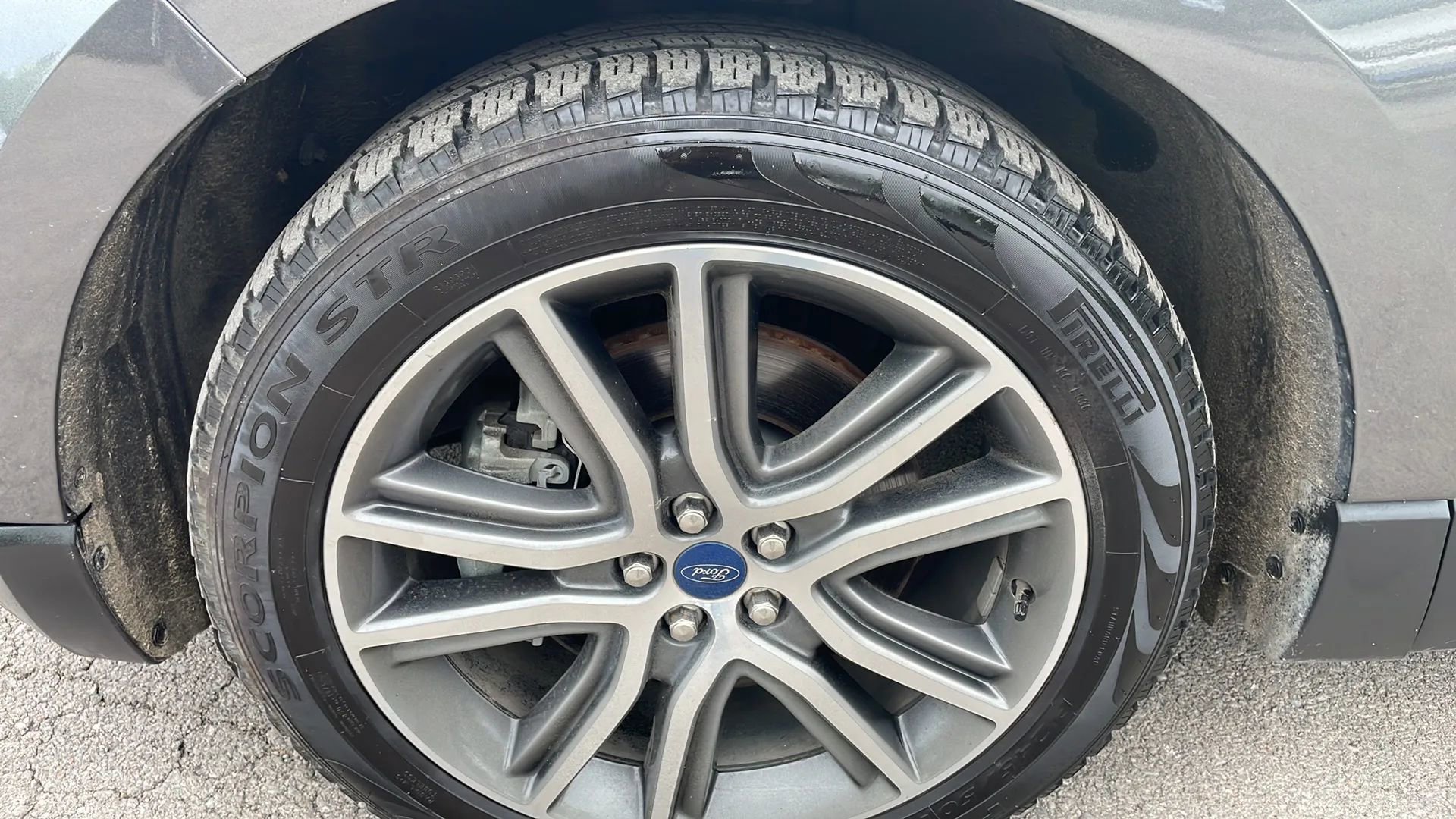 Used 2020 Ford Edge Titanium image 22