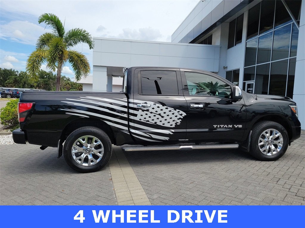 Used 2020 Nissan Titan SL w/ Moonroof Package image 2