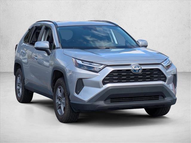 Used 2022 Toyota RAV4 XLE AWD/4WD image 3