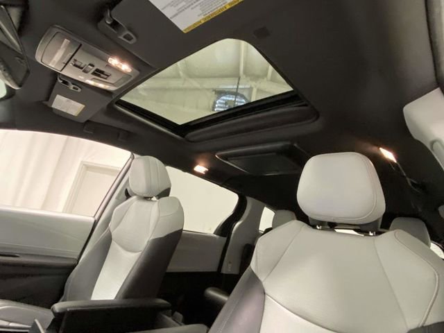 Used 2022 Toyota Sienna XSE w/ XSE Plus Package image 15