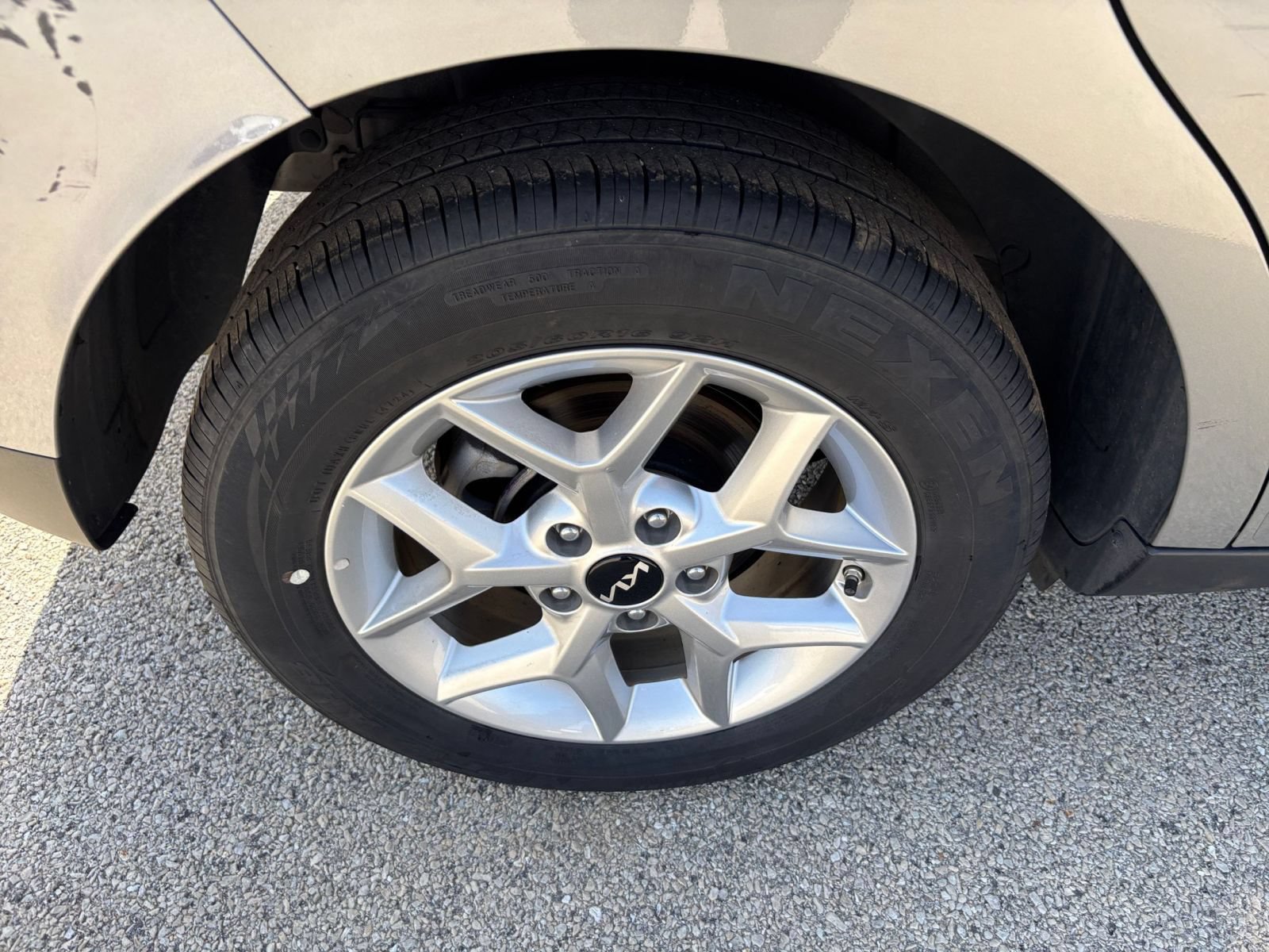 Used 2025 Kia Soul LX w/ LX Technology Package FWD image 27