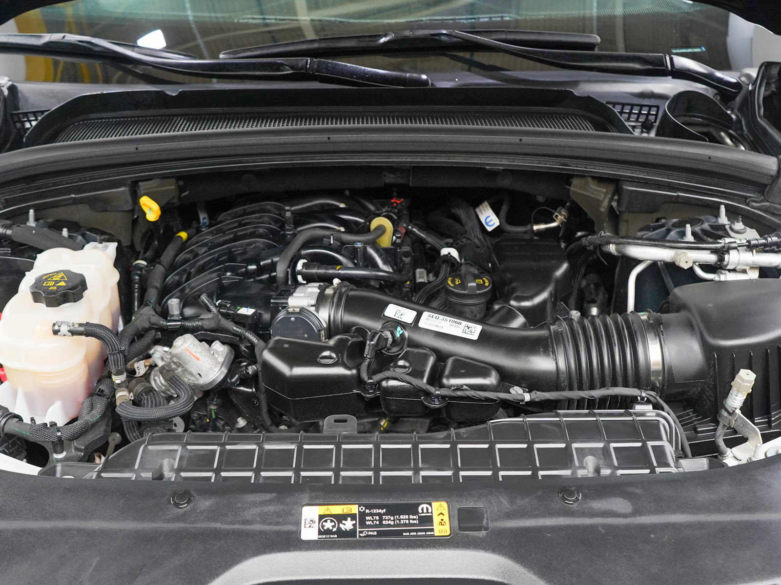 Used 2024 Jeep Grand Cherokee Limited AWD/4WD image 32