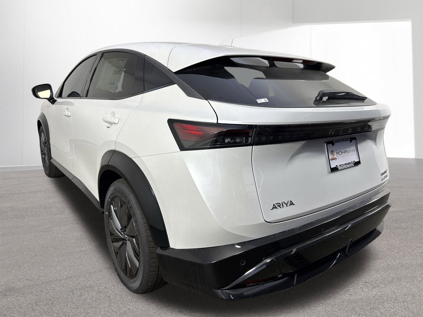 New 2025 Nissan Ariya AWD image 31