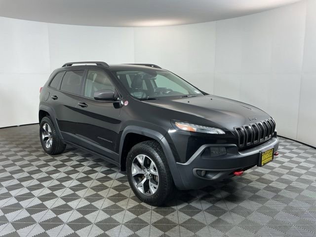 Used 2014 Jeep Cherokee Trailhawk w/ Leather Interior Group AWD/4WD image 3