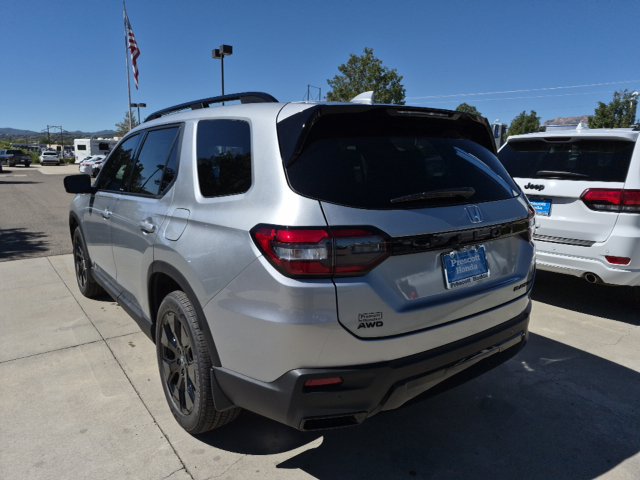 New 2026 Honda Pilot Black Edition image 4