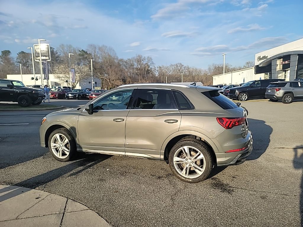 Used 2020 Audi Q3 2.0T Premium w/ Convenience Package image 4