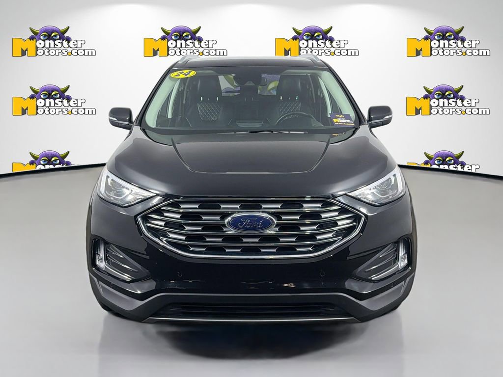 Used 2024 Ford Edge Titanium image 2