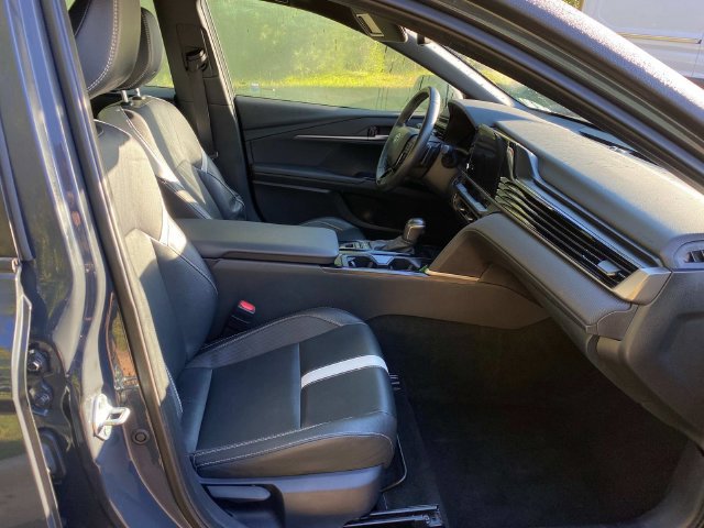 Used 2025 Toyota Camry SE w/ Convenience Package FWD image 33