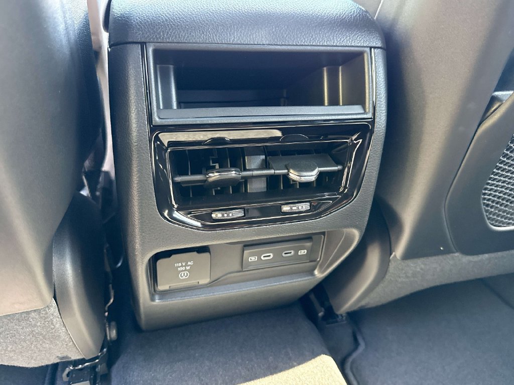 New 2027 Jeep Grand Cherokee Altitude AWD/4WD image 18