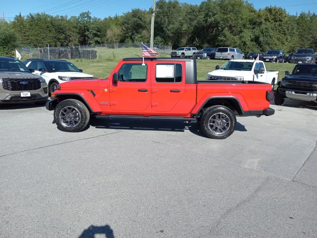 Used 2022 Jeep Gladiator Overland w/ Popular Equipment Package AWD/4WD image 4