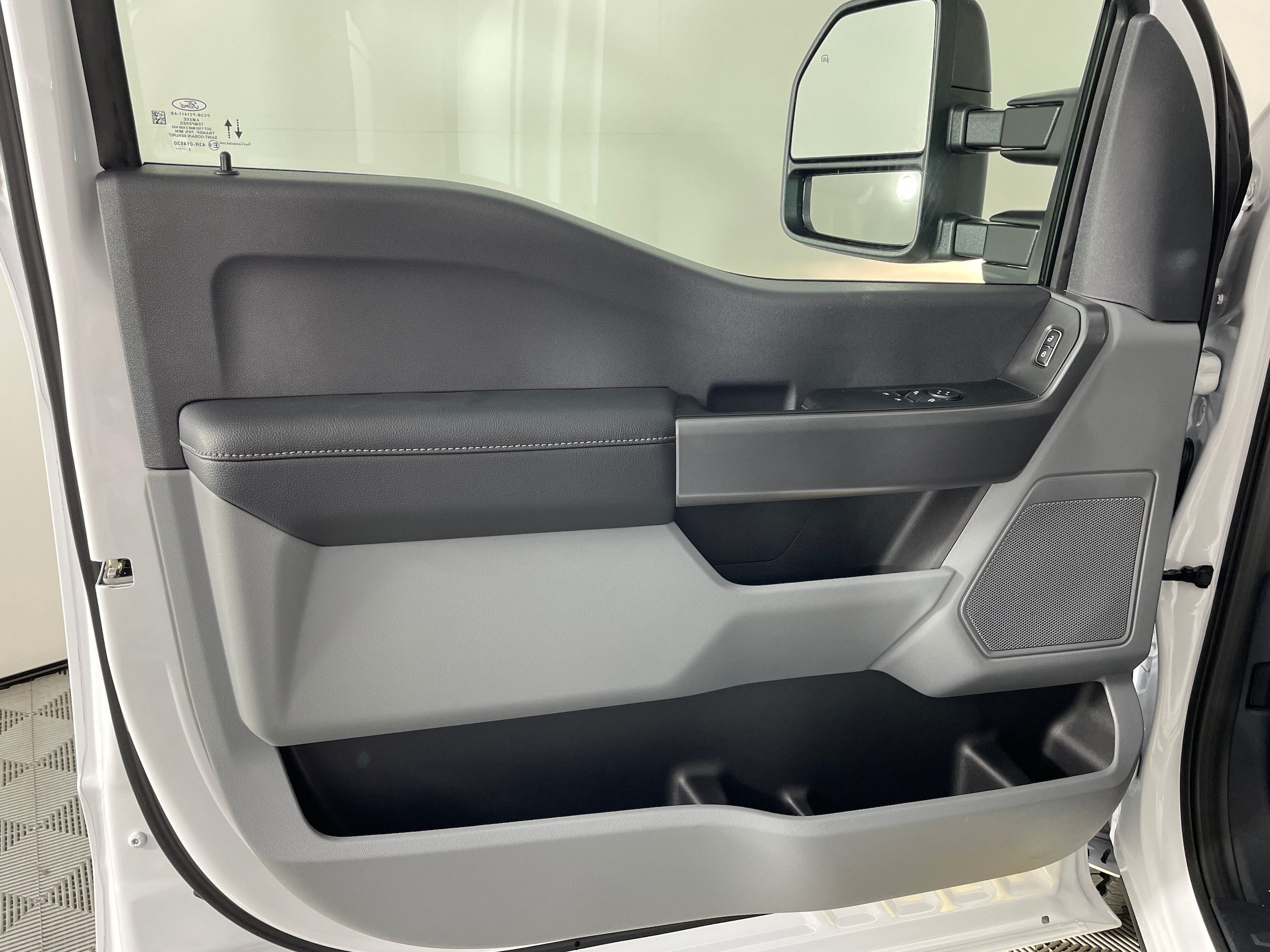 New 2027 Ford F250 XLT w/ FX4 Off-Road Package AWD/4WD image 12
