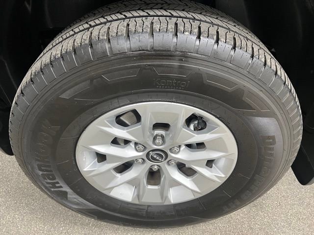 Used 2024 Nissan Frontier SV w/ Technology Package image 14