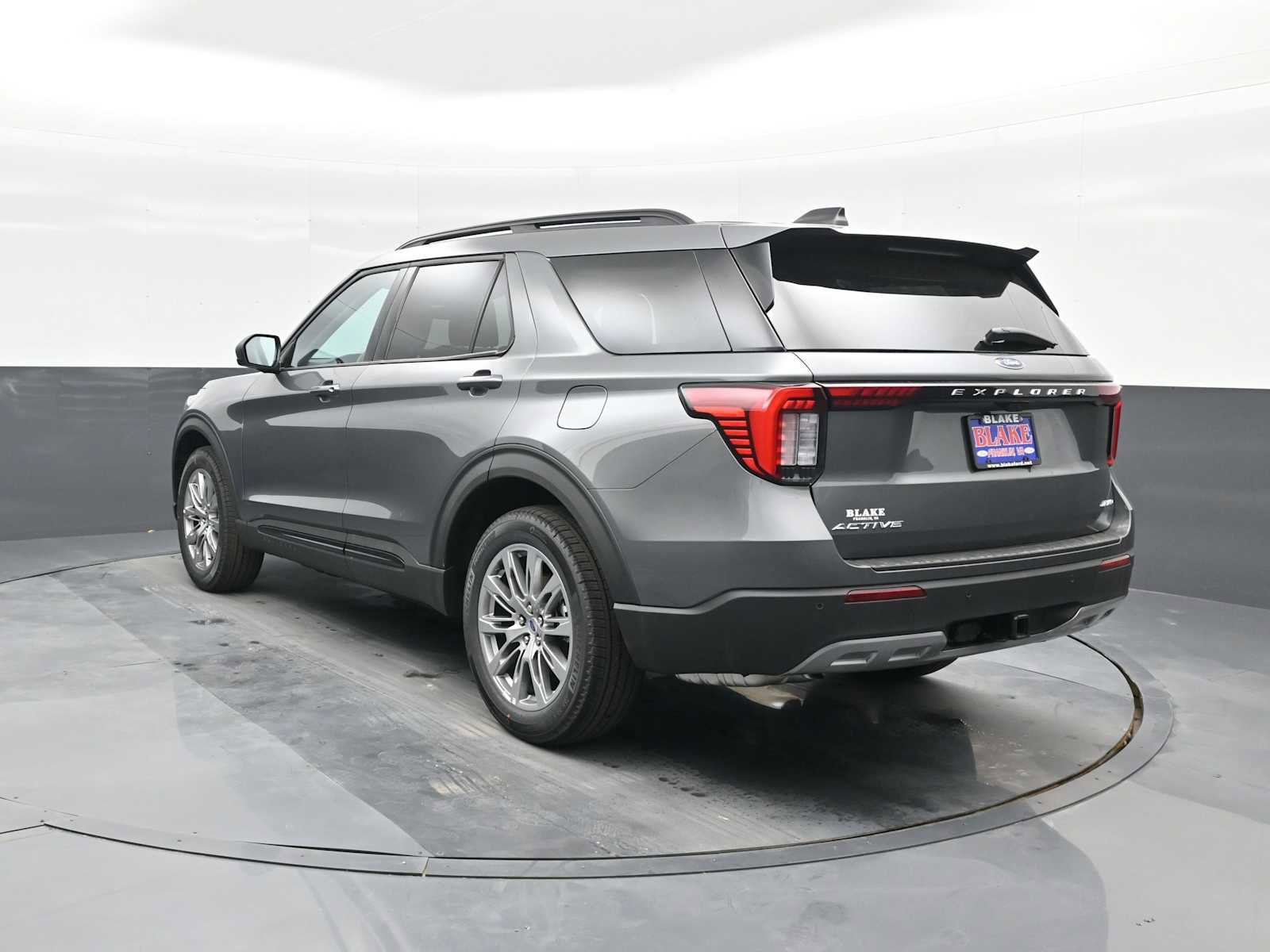 New 2026 Ford Explorer Active w/ Active Comfort Package image 4