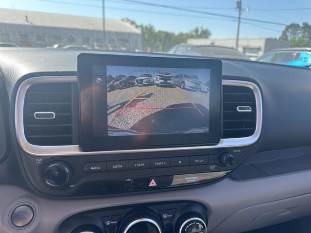 Used 2025 Hyundai Venue SEL image 11