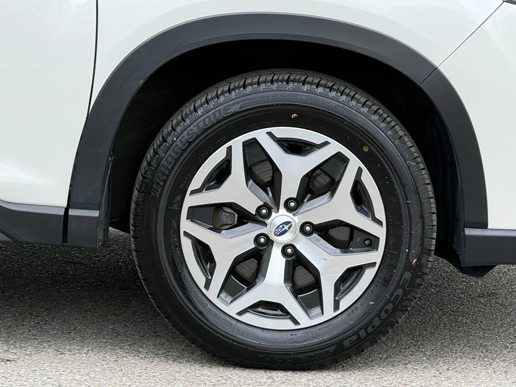 Used 2023 Subaru Forester Premium AWD/4WD image 5