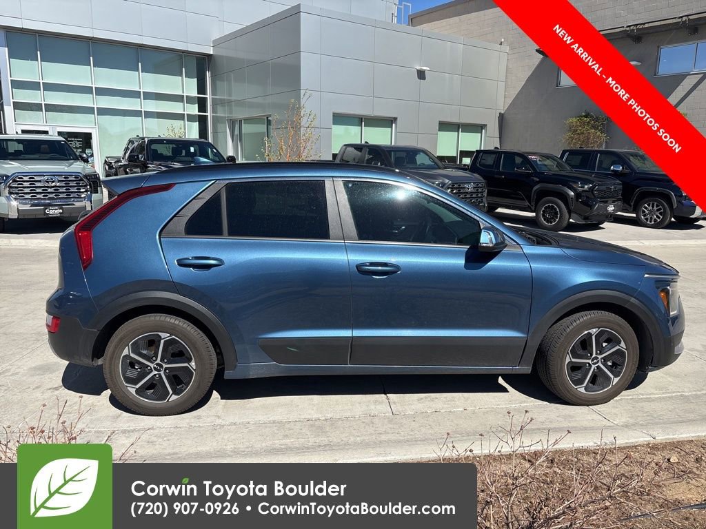 Used 2024 Kia Niro EX image 8