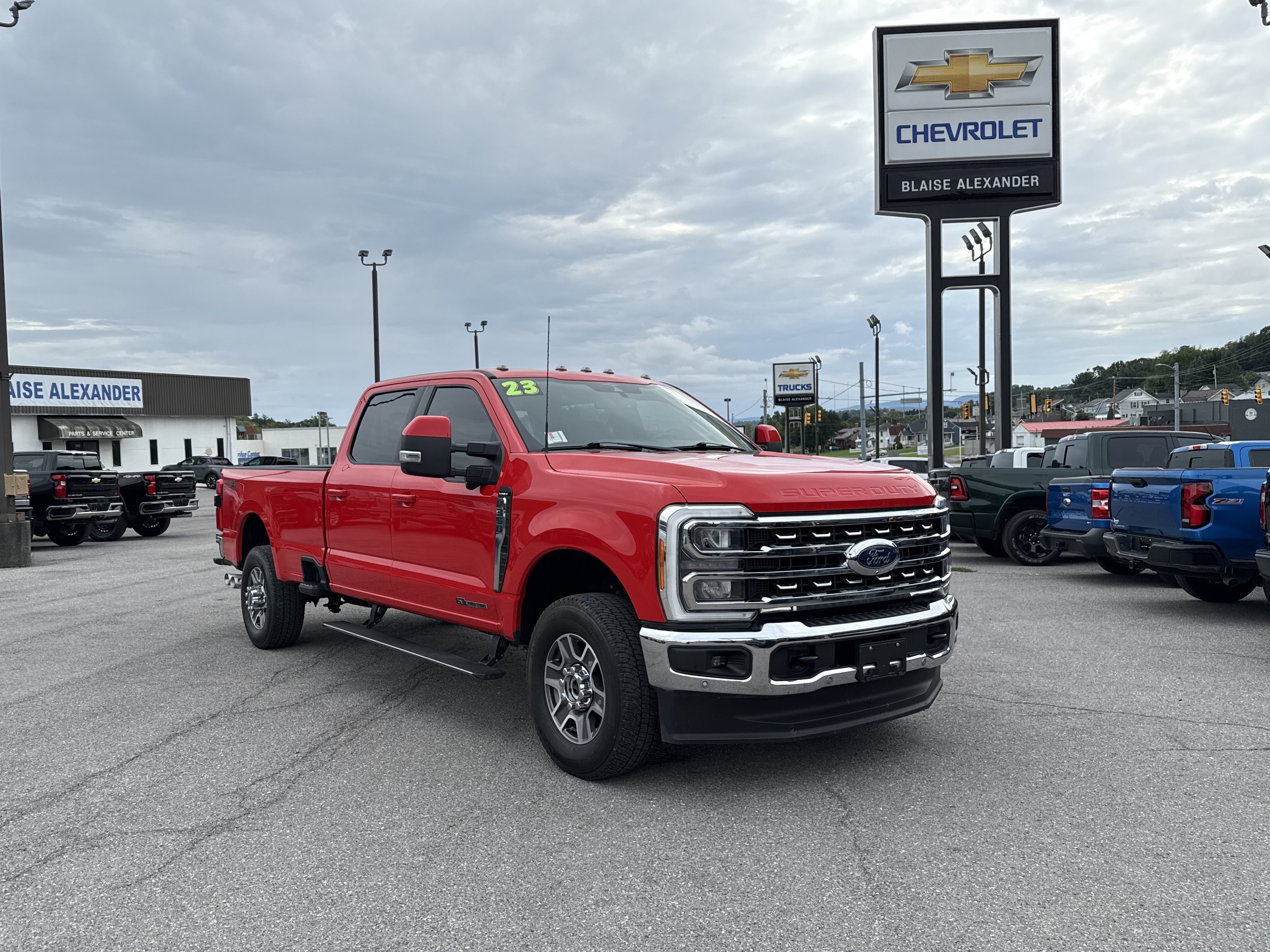 Used 2023 Ford F350 Lariat w/ Lariat Ultimate Package AWD/4WD image 1