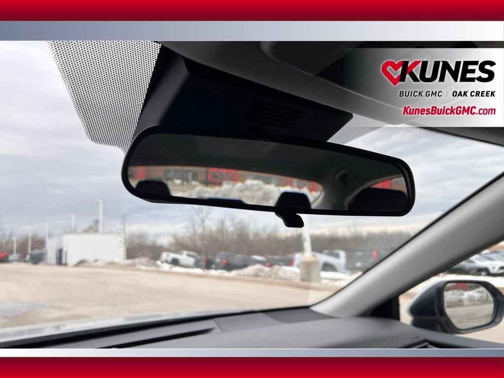 Used 2025 Toyota Camry SE image 22