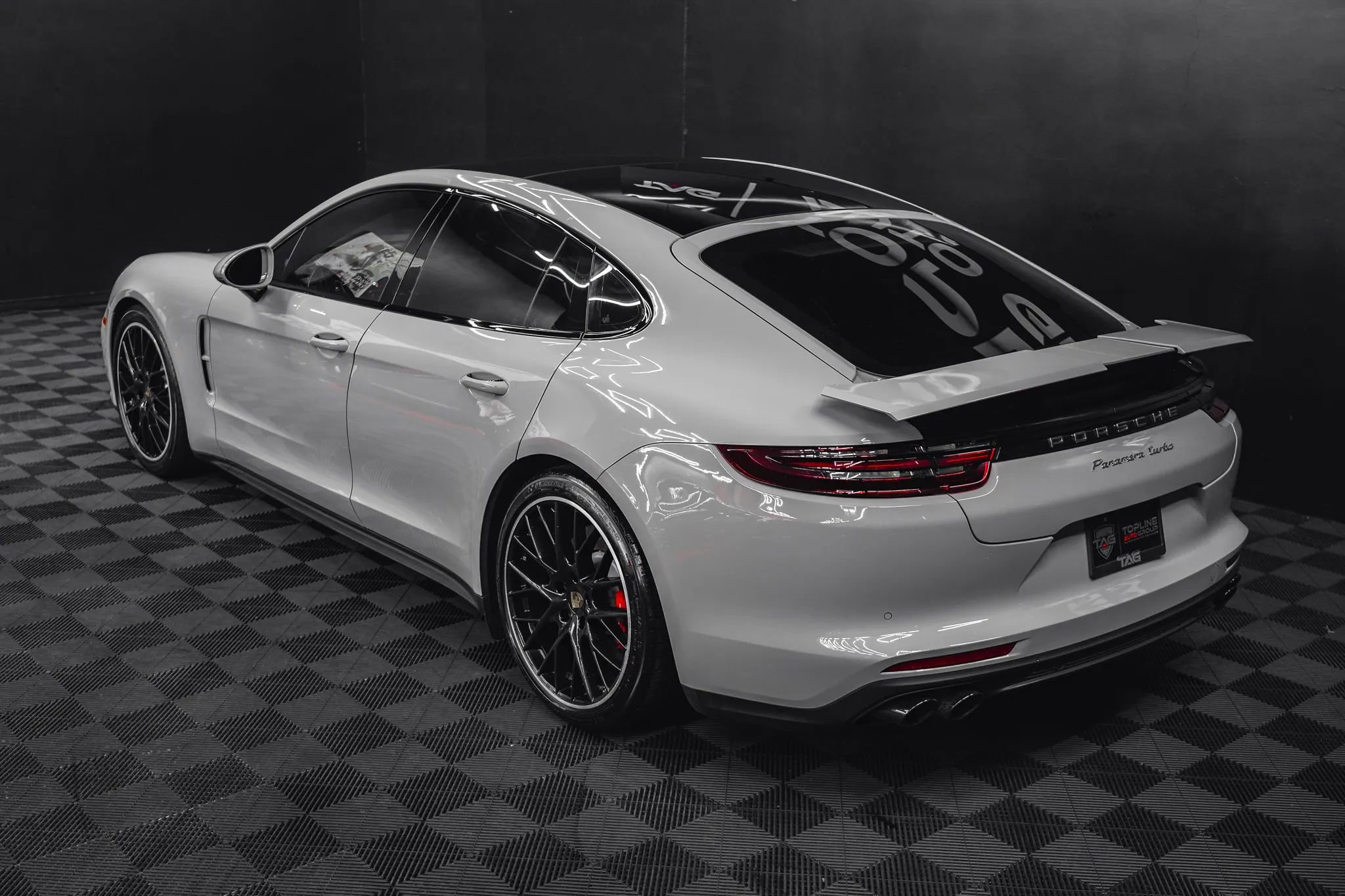 Used 2017 Porsche Panamera Turbo image 29