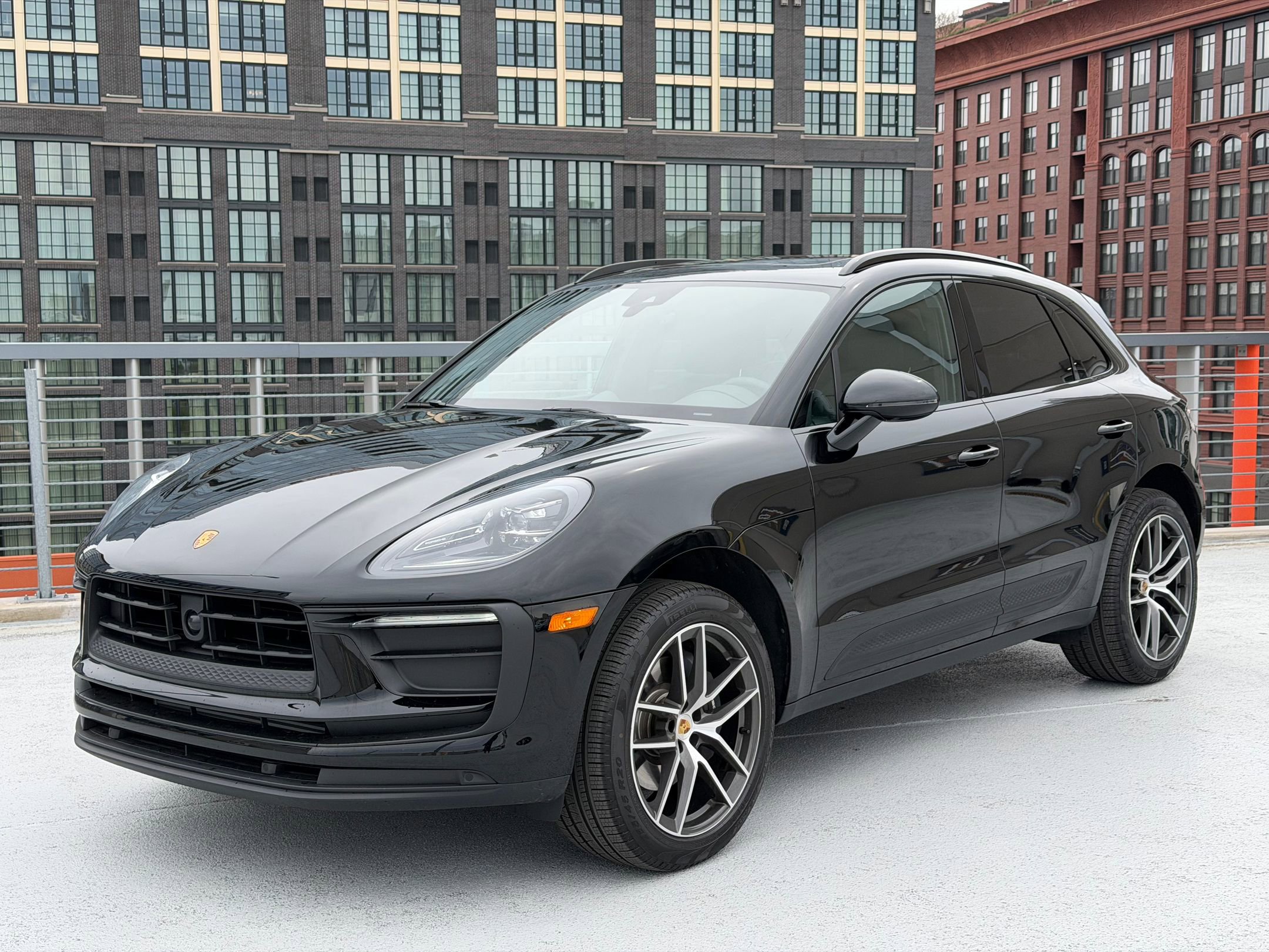 Certified 2026 Porsche Macan AWD/4WD image 1