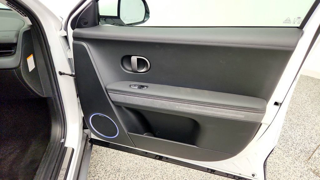 Used 2025 Hyundai Ioniq 5 Limited RWD image 26
