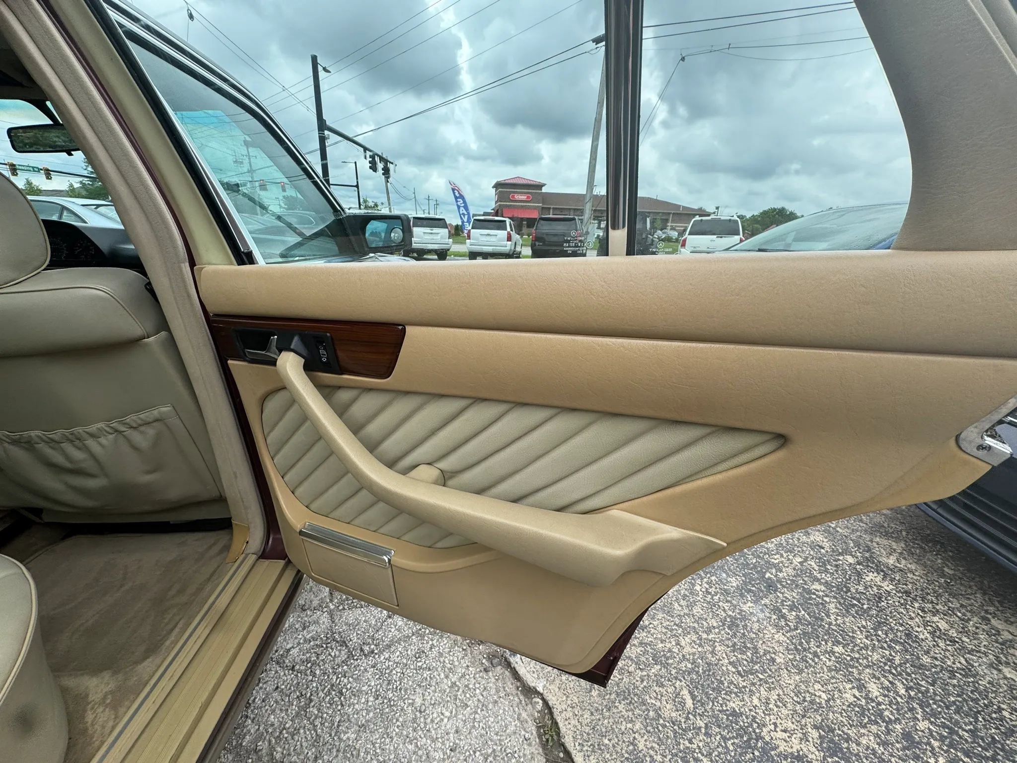 Used 1991 Mercedes-Benz 300 SE image 24