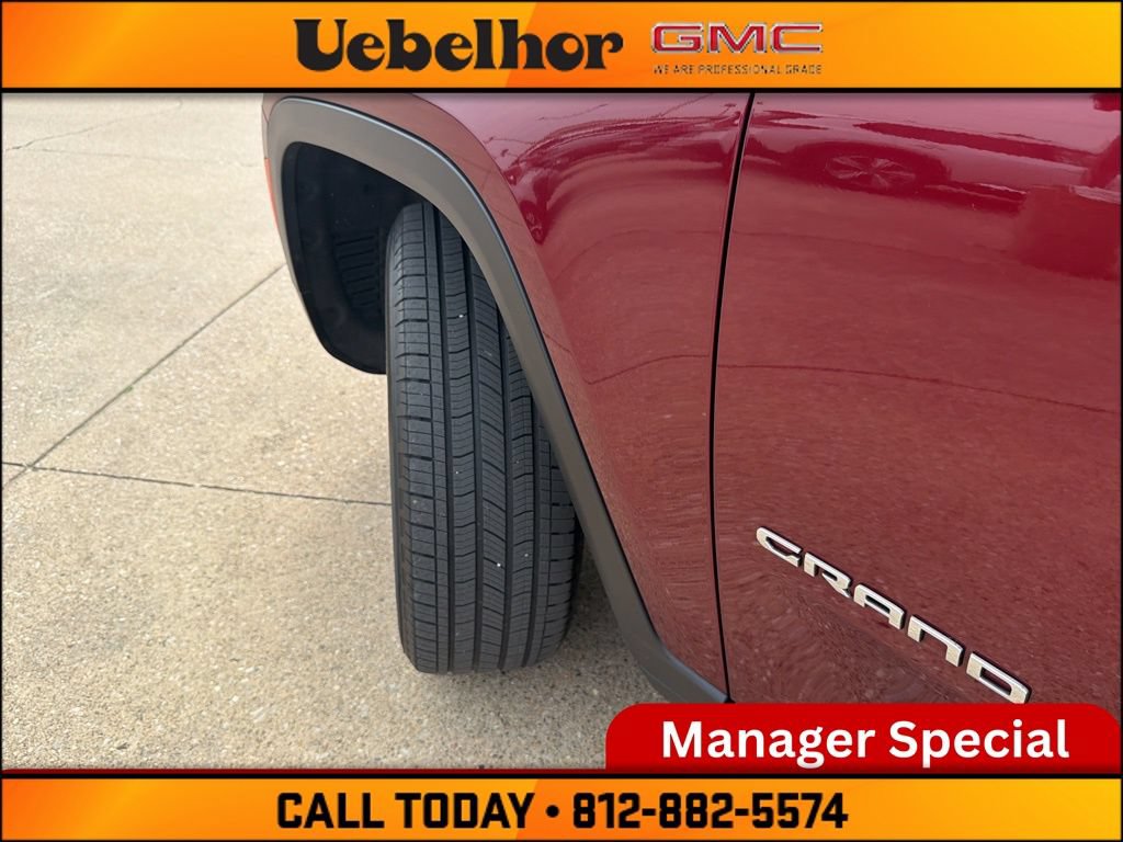 Used 2023 Jeep Grand Cherokee Limited w/ Trailer Tow Prep Group (B) AWD/4WD image 21