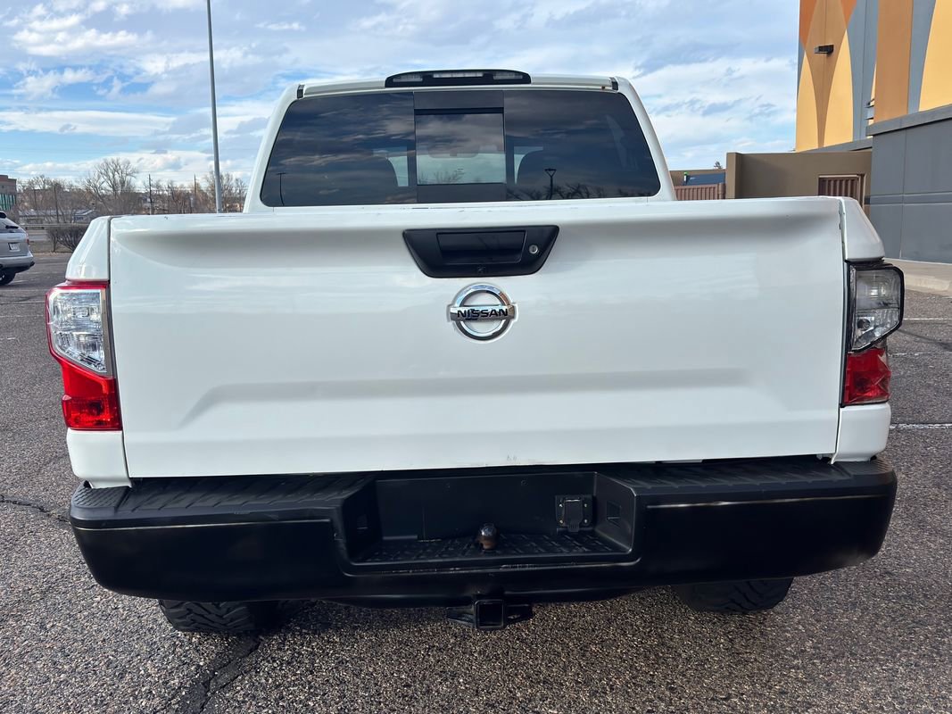 Used 2019 Nissan Titan SV image 8